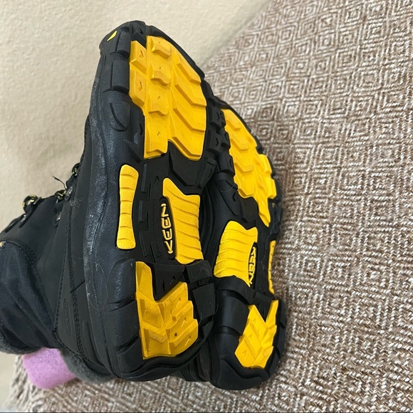 Keen Boots Big Boys Youth 5 Black Basin Waterproof Cap Toe Fleece Gorpcore Warm - Picture 5 of 9